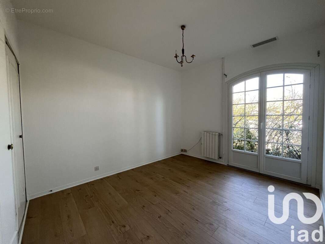 Maison 138 m² à Pessac  - photo 4