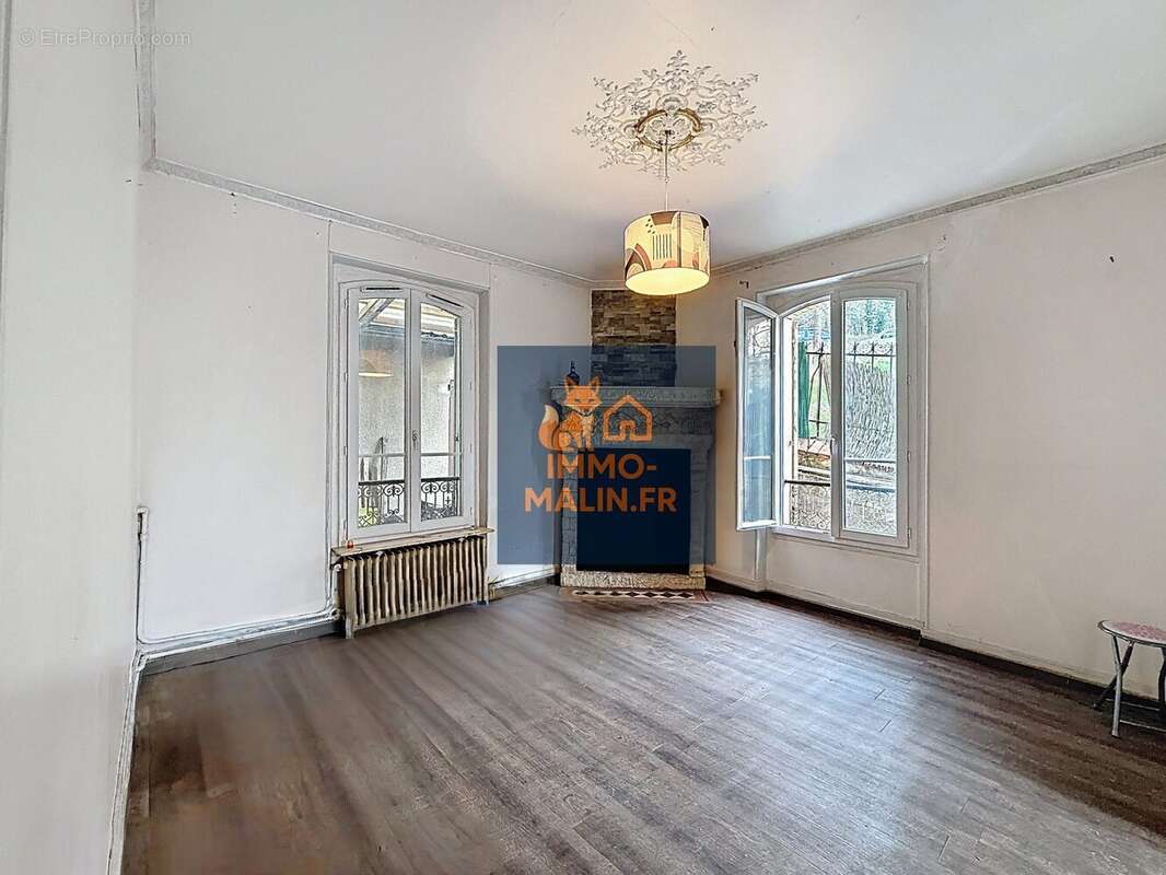 Salon - Maison à VILLENEUVE-SAINT-GEORGES