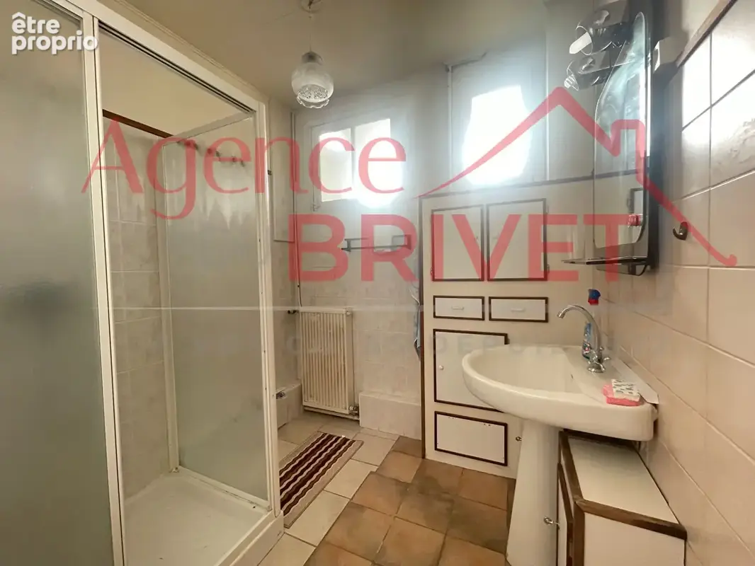 Maison avec beau potentiel ? Terrain constructible de 1 500 m² - photo 8