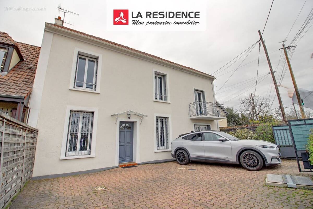 Maison à LES MUREAUX