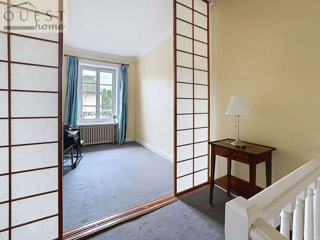 Maison à CHARBONNIERES-LES-BAINS