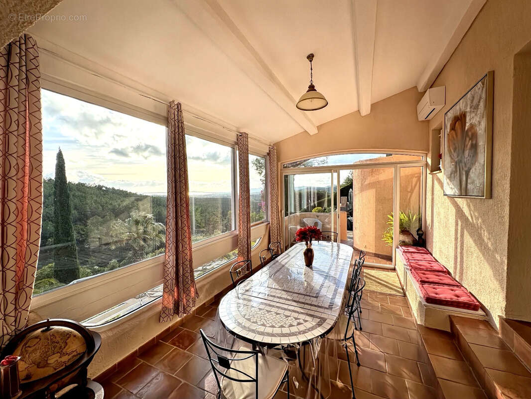 Maison à LA LONDE-LES-MAURES