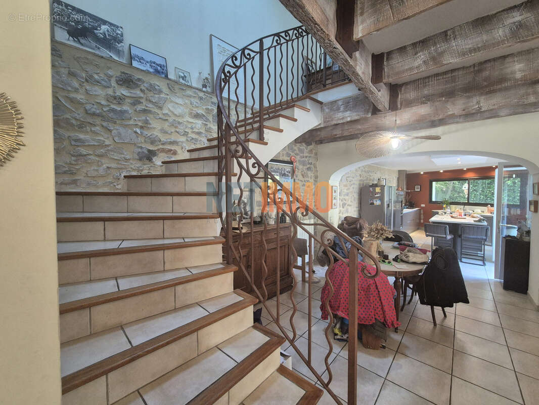 Maison à SAINT-LAURENT-D'AIGOUZE