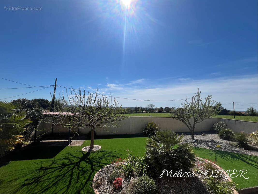 Maison à LES HERBIERS