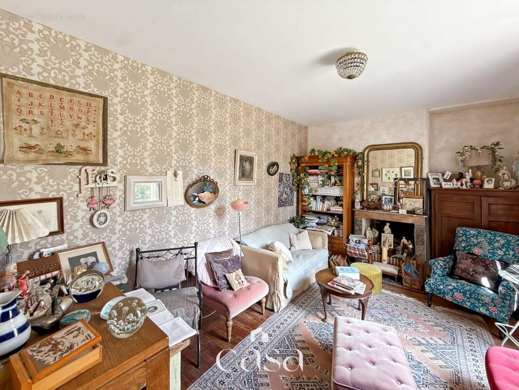 Maison 204 m² à Morteaux-Couliboeuf  - photo 3