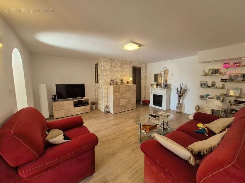 Maison à SOLLIES-TOUCAS