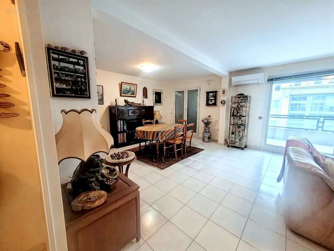 Appartement à MARSEILLE-8E