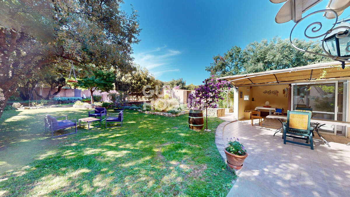 Maison à SAINT-PAUL-LES-FONTS