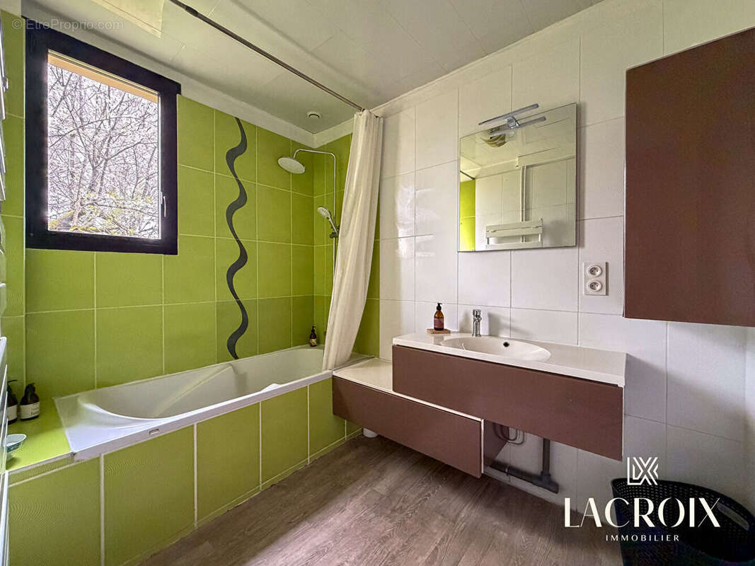 Maison à LA CHAPELLE-DES-FOUGERETZ