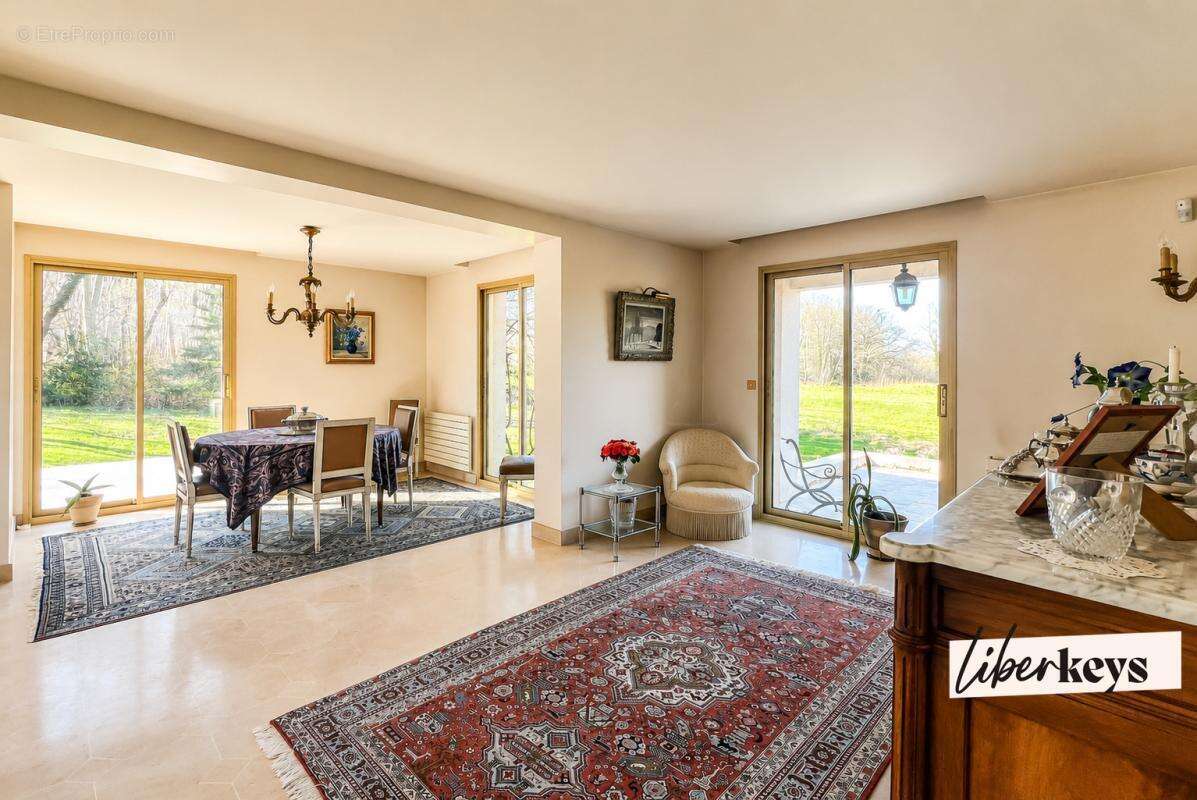 Maison d’exception 7 pièces - Maudétour-en-Vexin - 254 m² sur 2 357 m² de terrain - photo 5