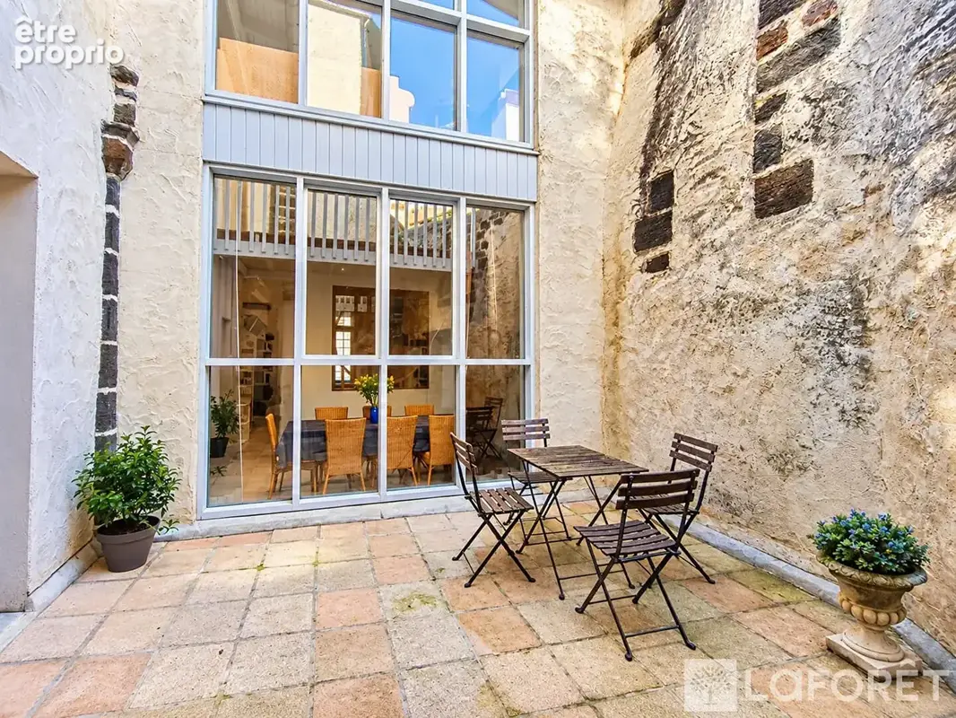Maison de caractère  192 m²  Cour intérieure et garage 40 m² - photo 9