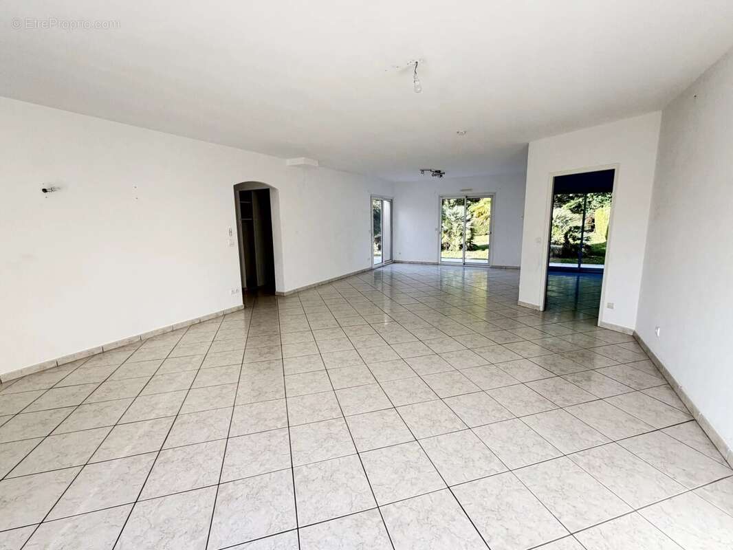 Maison à AIGREFEUILLE-SUR-MAINE