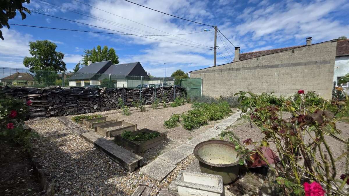 Maison à MILLY-SUR-THERAIN