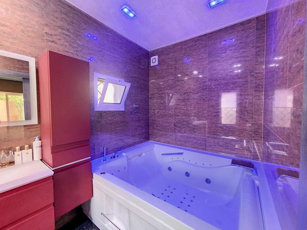 Maison à MANDELIEU-LA-NAPOULE