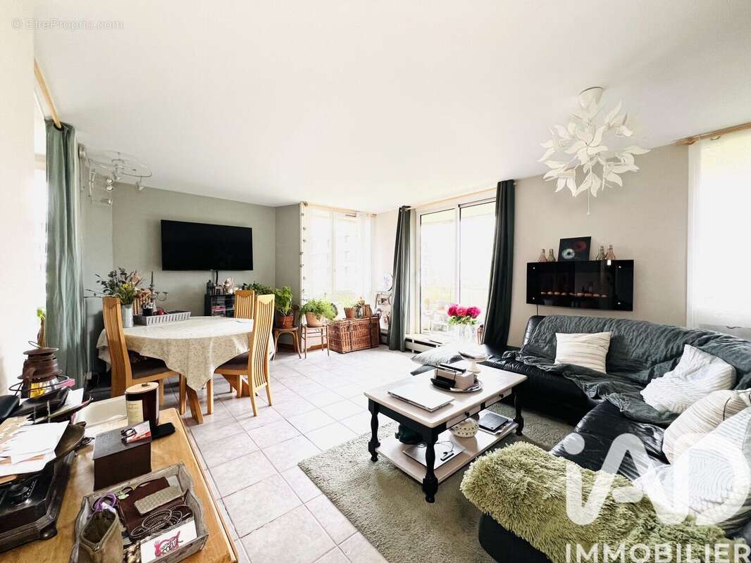 Photo 2 - Appartement à ELANCOURT