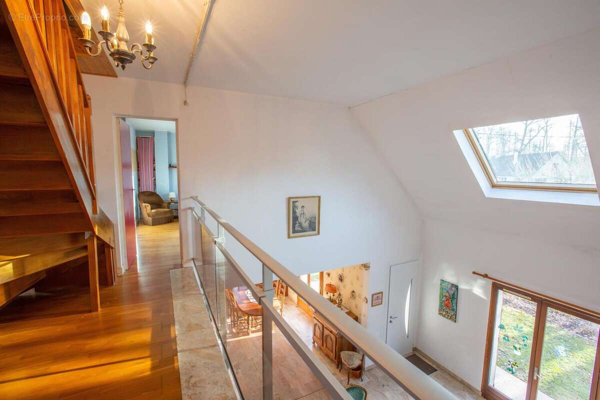 Photo 4 - Maison à LE MESNIL-SAINT-DENIS