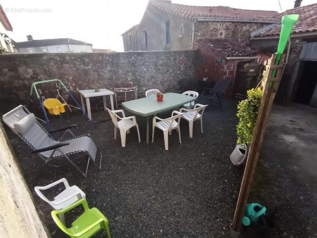 Maison 100 m² à Monsireigne  - photo 7