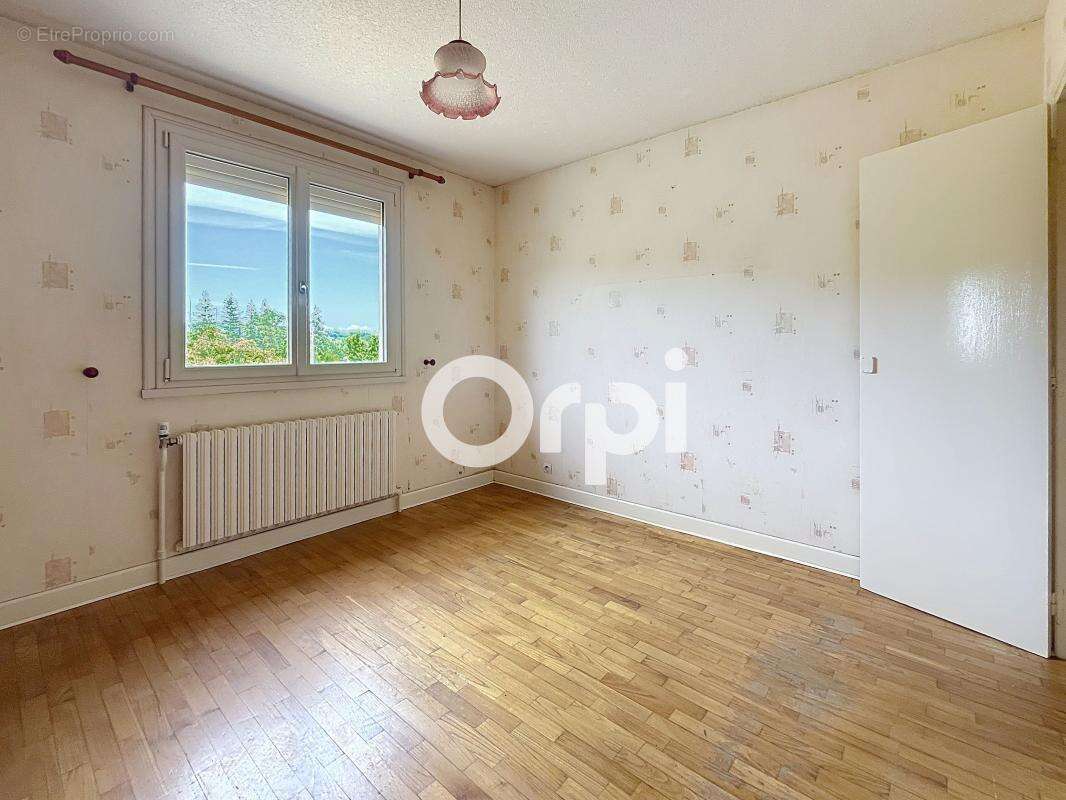 Maison à BRIGNAC-LA-PLAINE