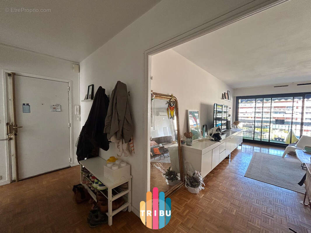 Appartement traversant de 95 m2 avec terrasse et double box   Résidence Le Méditerranée, Marseille - photo 7