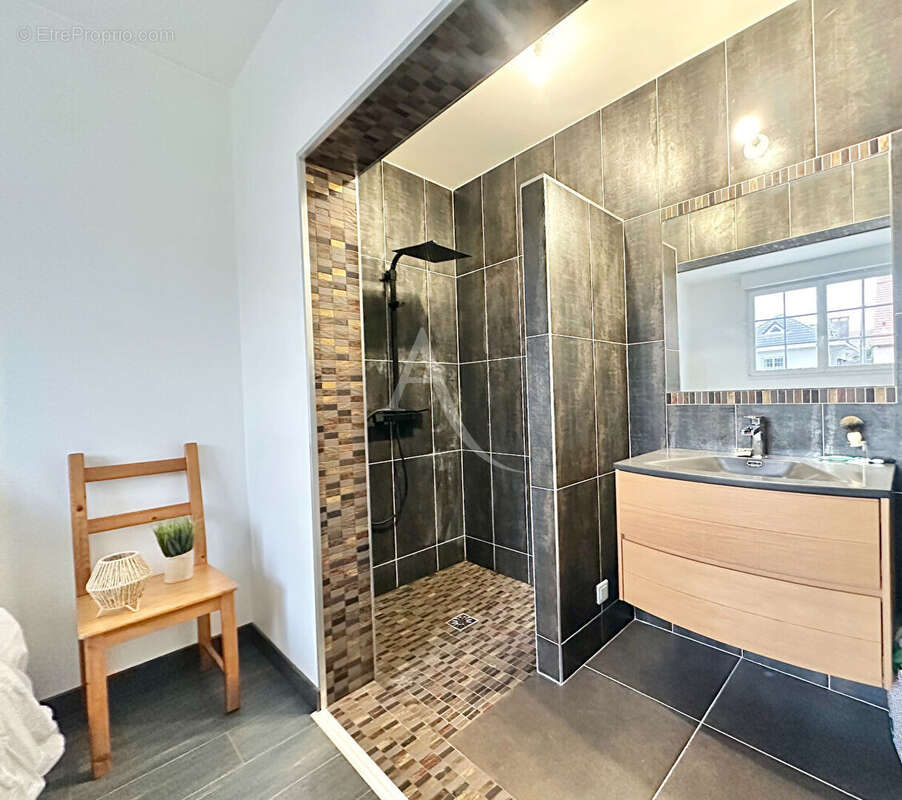 Maison à CHAMPS-SUR-MARNE