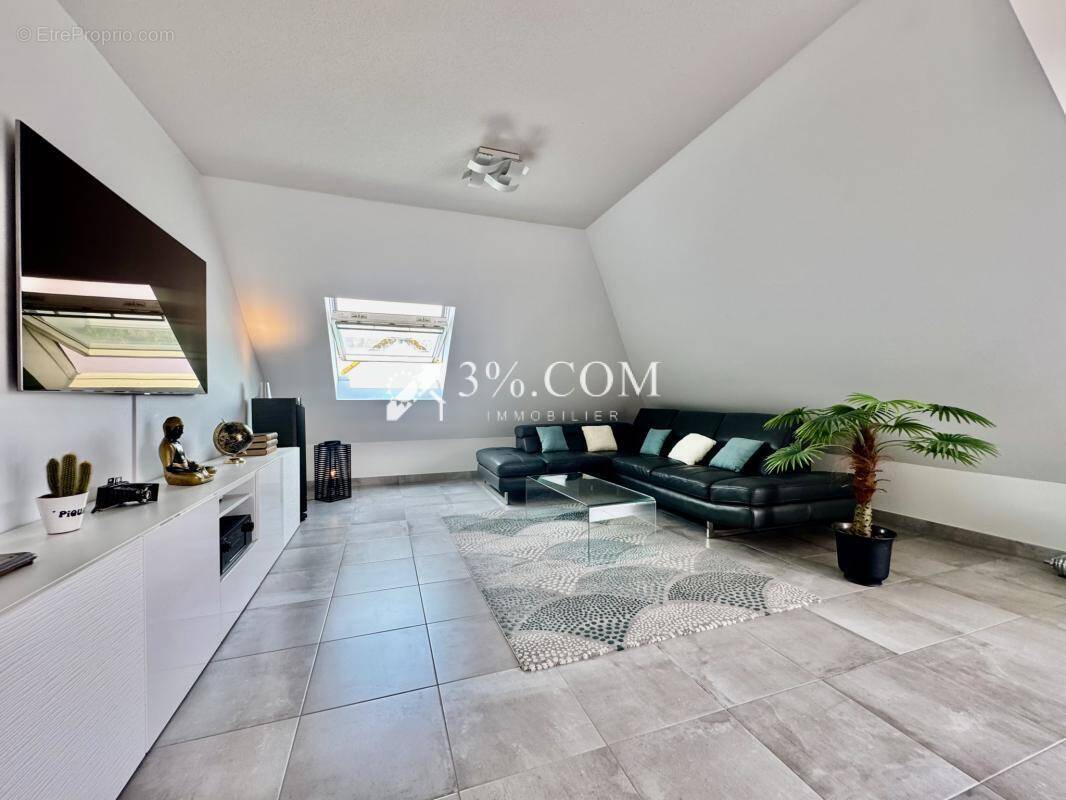 3%COM Magnifique appartement en dernier étage avec ascenseur - photo 5