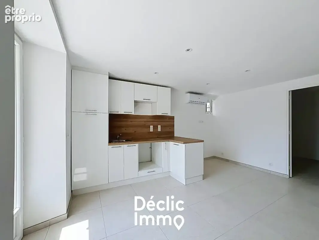 Appartement renove - 2 pieces - terrasse -  pegomas - photo 4