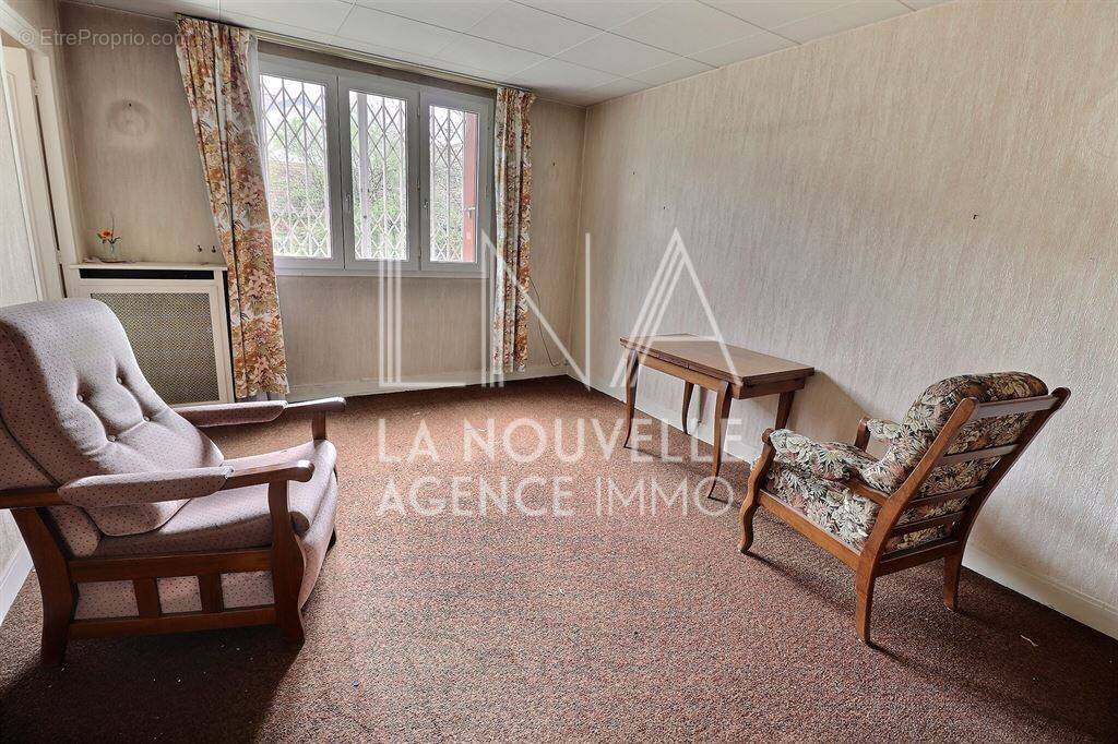 Appartement à LES LILAS