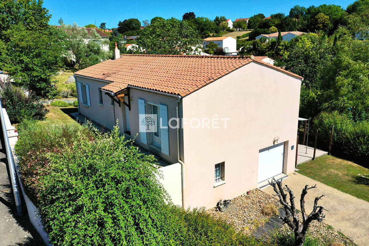 Maison - Saintes Rive Gauche - photo 2