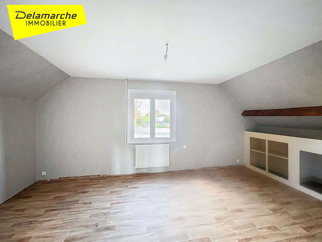 Maison à SAINT-HILAIRE-DU-HARCOUET