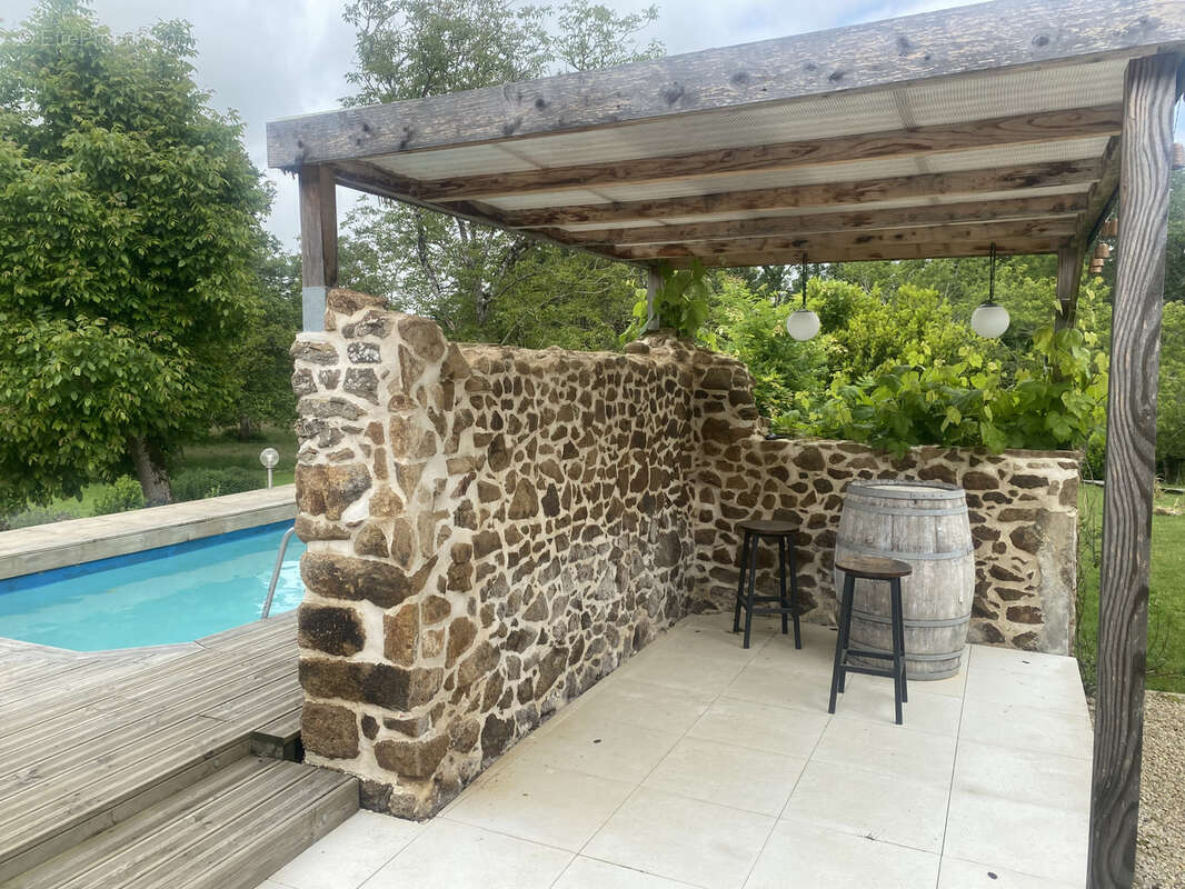 Maison à MAGNAC-LAVAL
