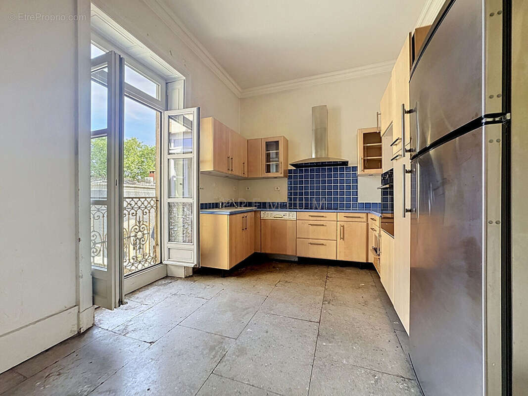 MONTPELLIER ECUSSON- Appartement DERNIER ETAGE  avec ascenceur  vue verdure - photo 11