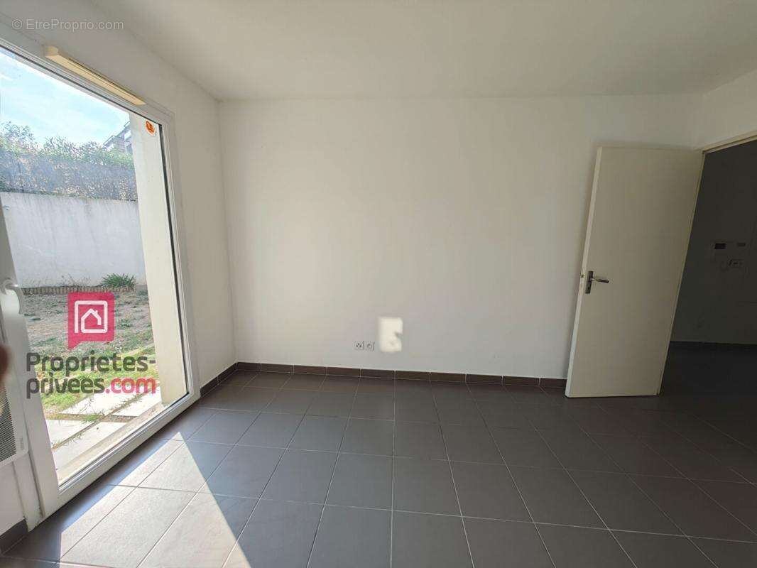 Appartement à ROQUEBRUNE-SUR-ARGENS