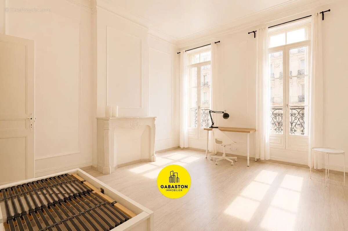 Appartement à MARSEILLE-2E