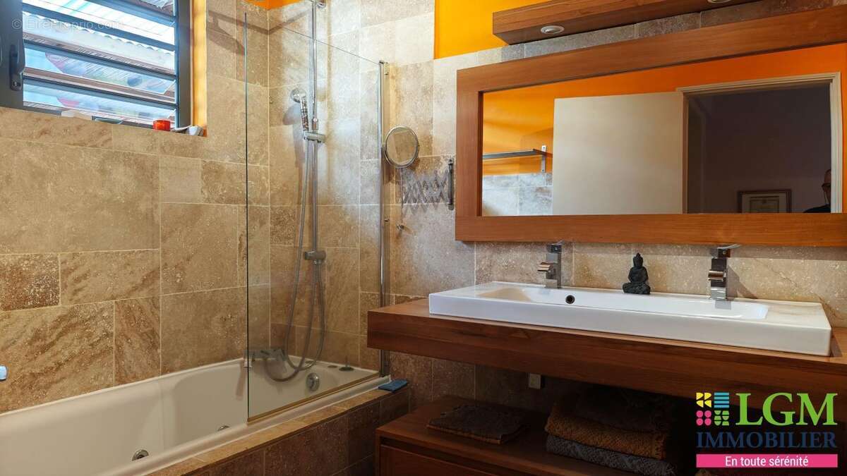 Maison à LA PLAINE-DES-PALMISTES