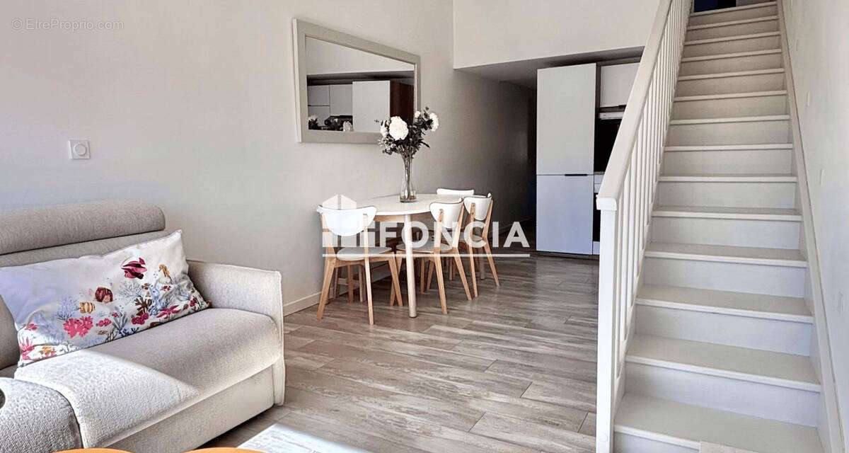 Appartement à LA LONDE-LES-MAURES