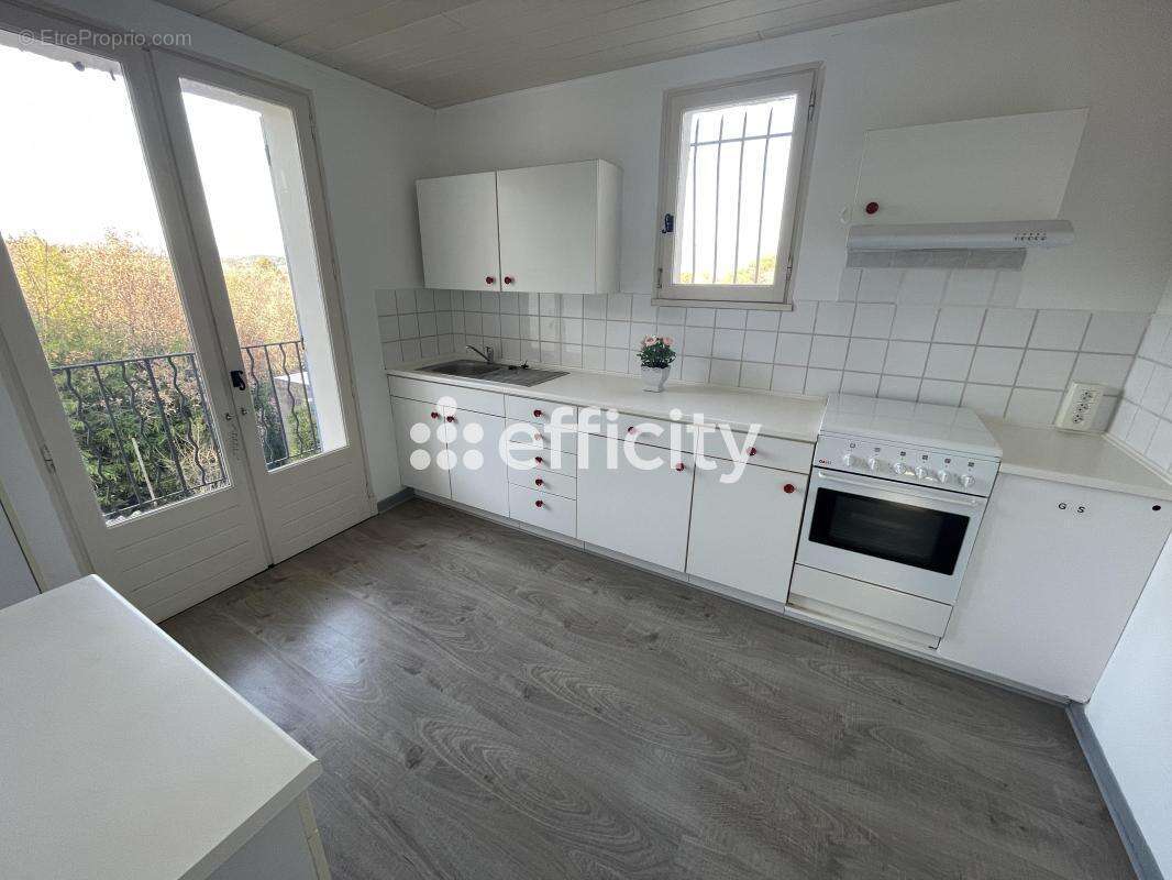 Maison 170 m² à Apt  - photo 7