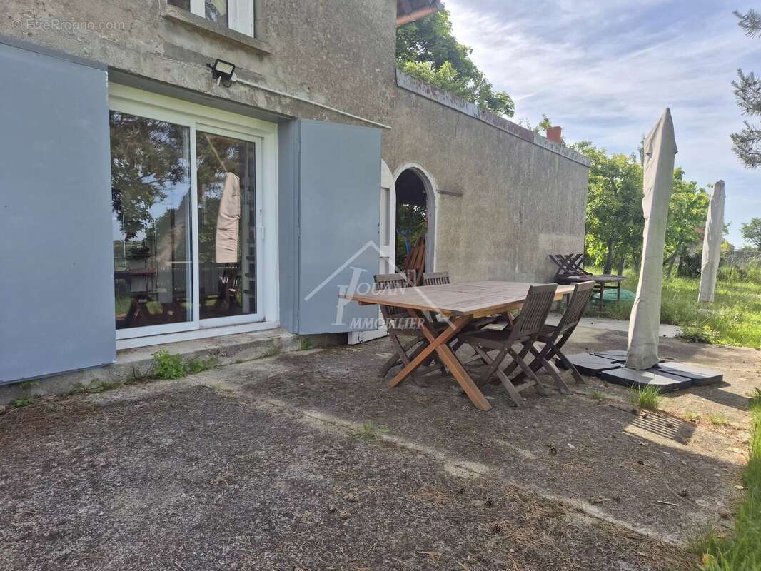 Maison à LALIZOLLE