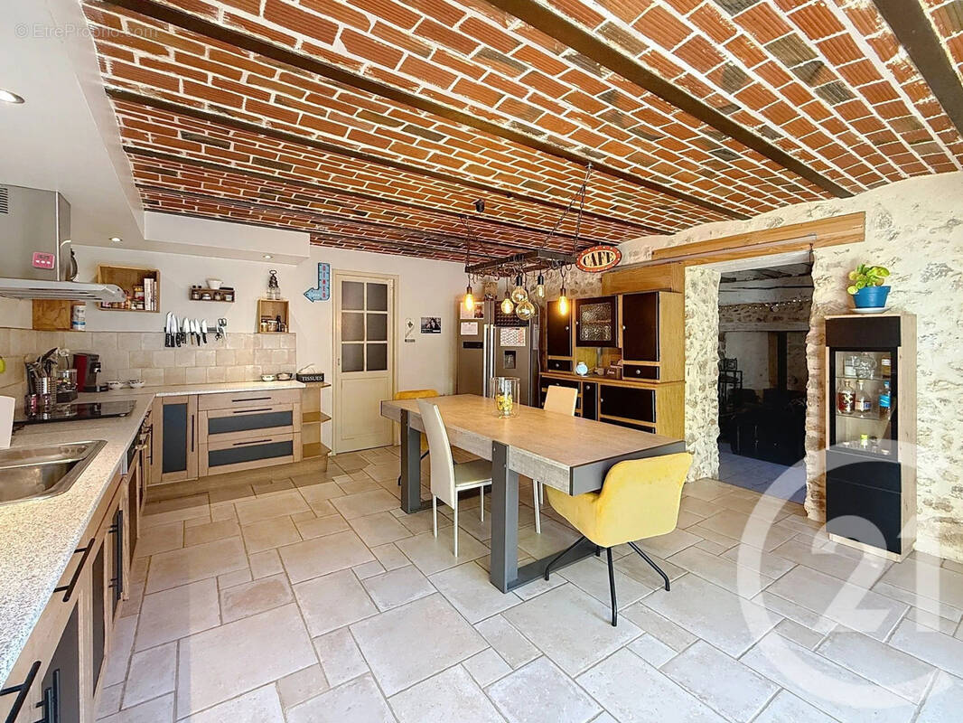 Maison à LOUAN-VILLEGRUIS-FONTAINE