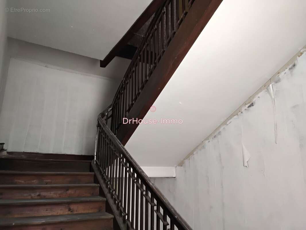 Appartement 380 m² à Villefranche-De-Rouergue  - photo 16