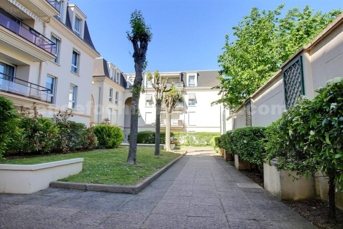 exposio_133948613 - Appartement à SAINT-MAUR-DES-FOSSES