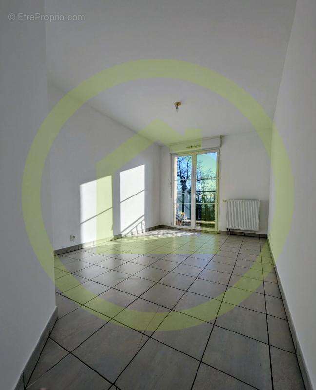 Appartement à SAINT-FARGEAU-PONTHIERRY