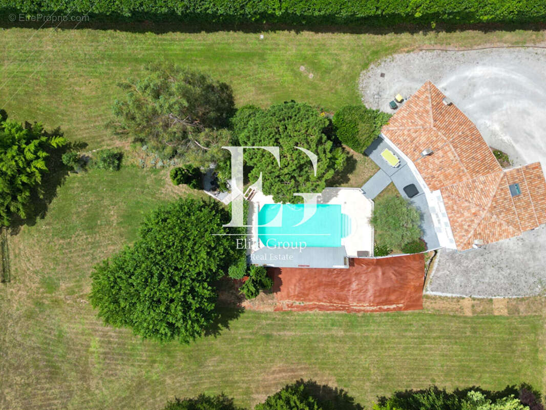 A vendre maison 7 pieces 200 m² - photo 14