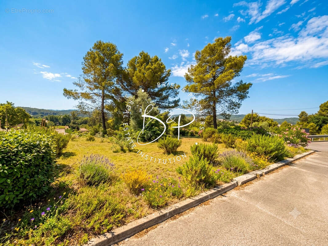 Terrain à DRAGUIGNAN