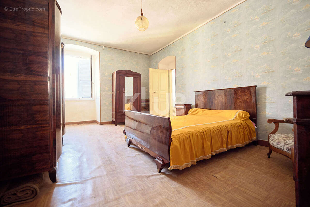 Appartement à CORTE