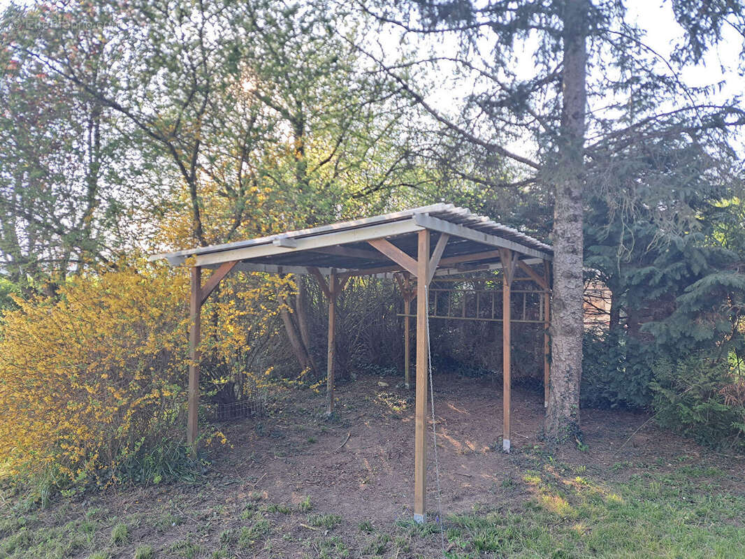 Autre à VOUNEUIL-SUR-VIENNE