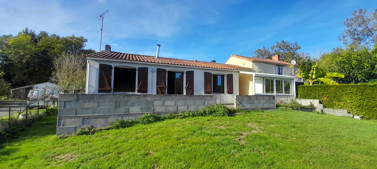 Maison à SAINT-AVAUGOURD-DES-LANDES