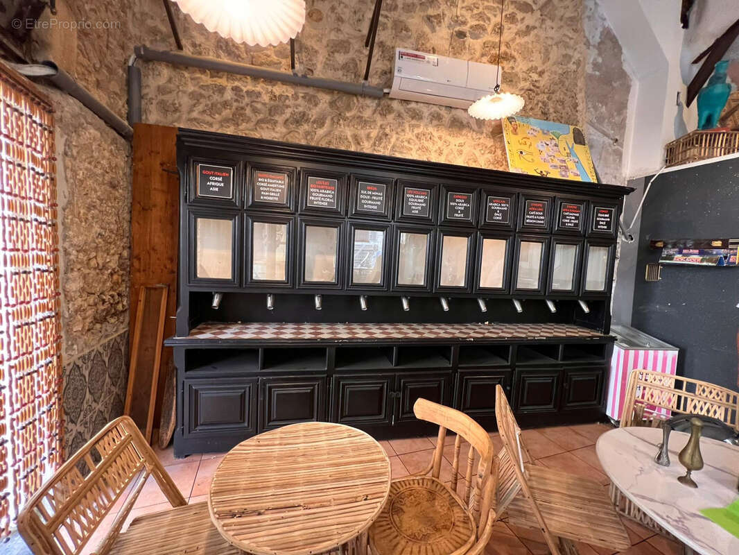 Commerce à MARSEILLE-1E