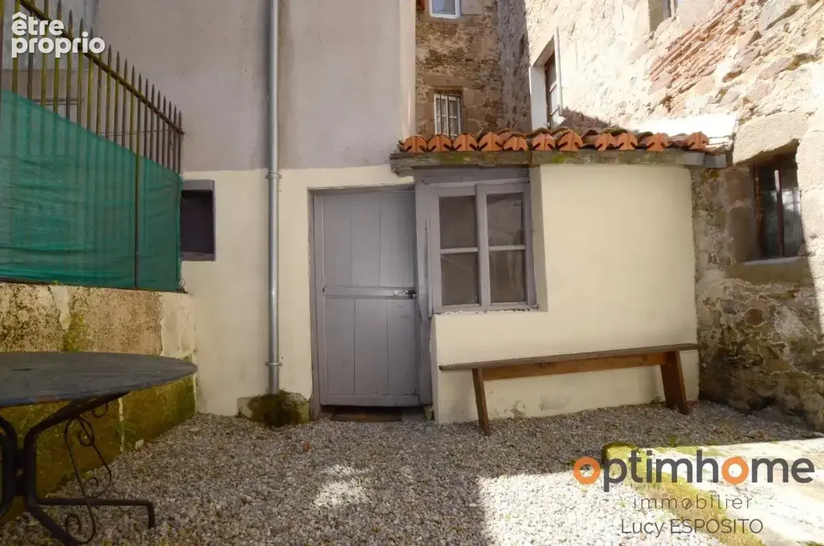  Opportunité Unique au Cœur du Village Historique de Confolens !  - photo 14
