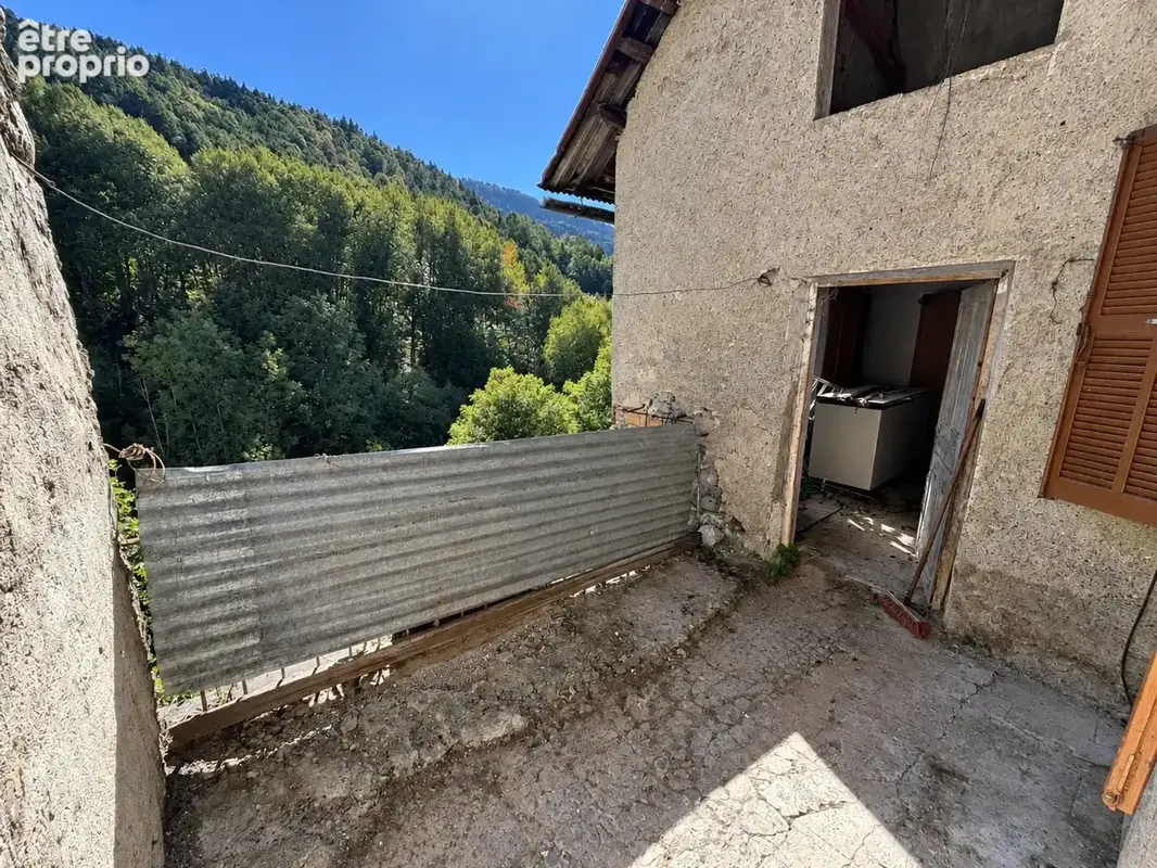 Appartement 3p de 85m²+ Terrasse 7.60m² + 3 caves + Grenier de 57.65m² - photo 1