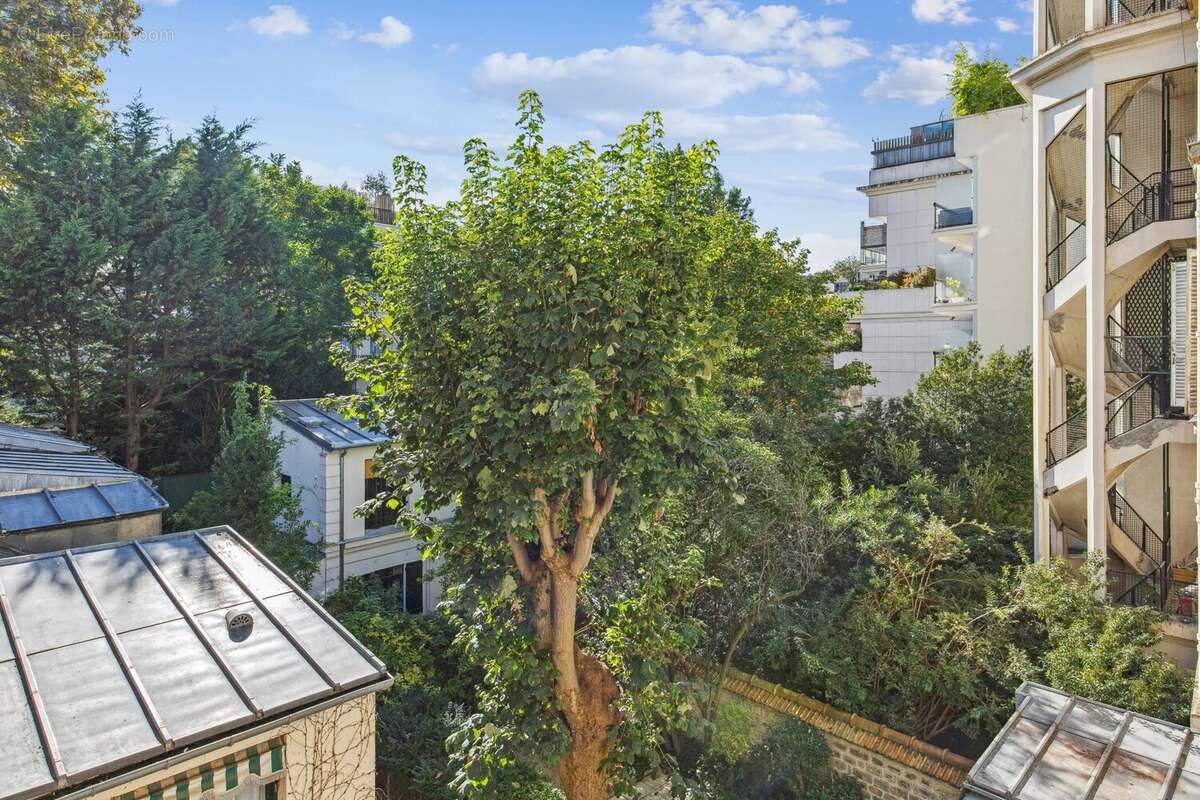 Appartement à NEUILLY-SUR-SEINE